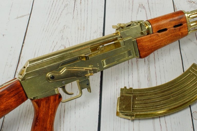 Fusil Kalashnikov AK47 dorado DENIX Militaria Sagrada Familia