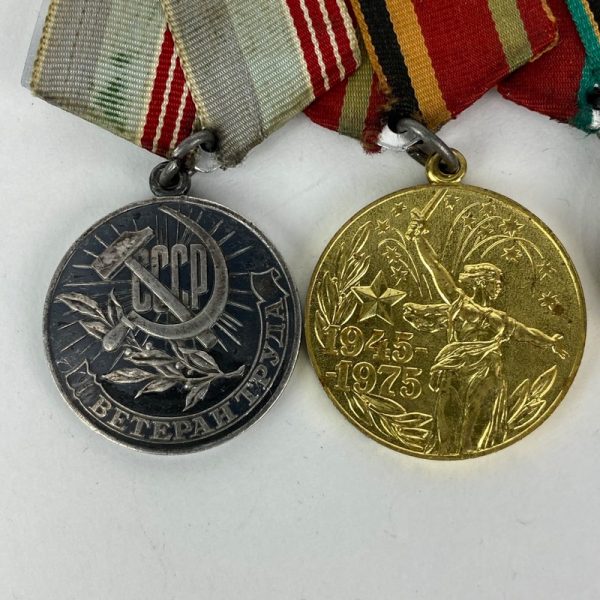 Pasador con 4 Medallas de la Unión Soviética
