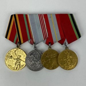 Pasador con 4 Medallas de la Unión Soviética