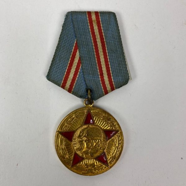 Medalla 50 aniversario de las Fuerzas armadas Soviéticas