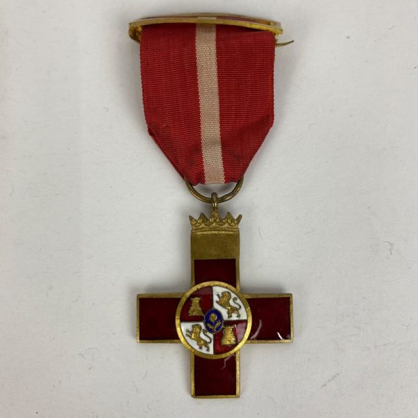 Cruz al Mérito Militar con distintivo Rojo