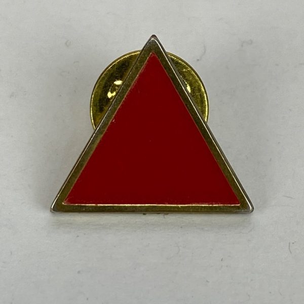 Pin Triangulo Rojo