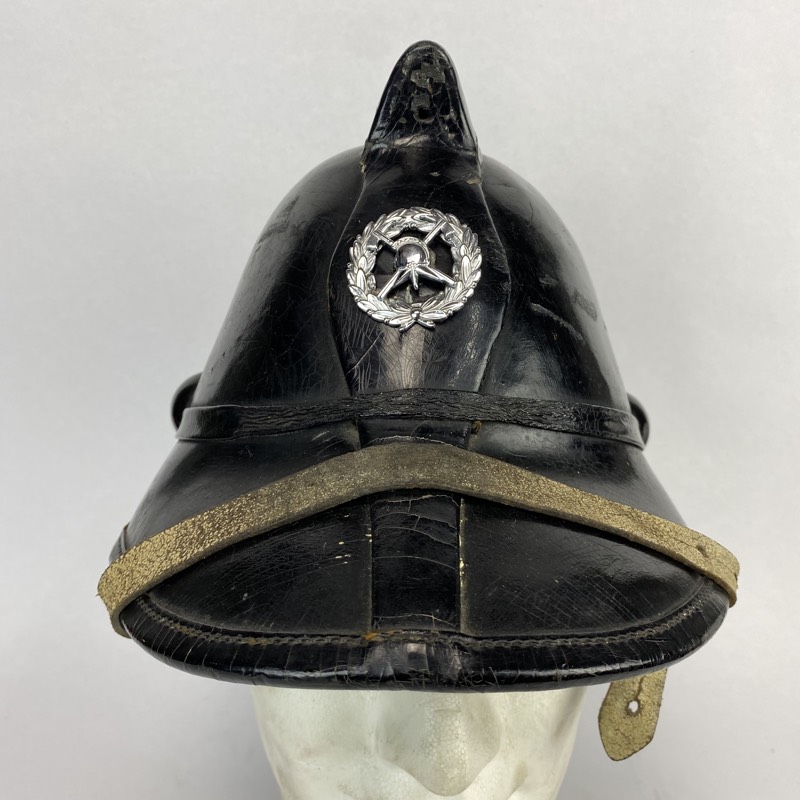 Historia de Bomberos - Antiguo casco bomberos de Madrid Colección privada  ADF Olesa de Bonesvall