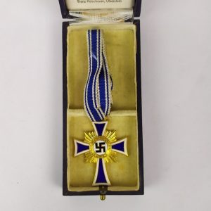 Cruz de Honor de Madre en oro con caja WW2