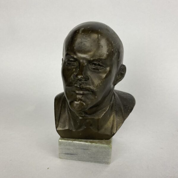 Estatua o busto de Lenin