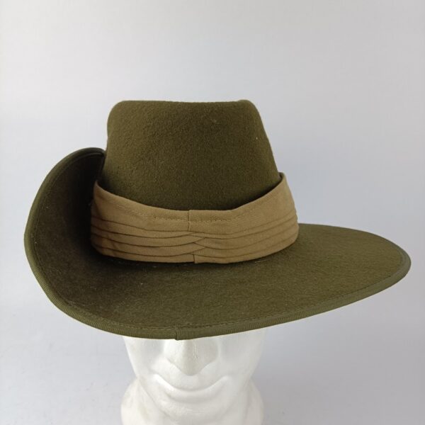 Sombrero chambergo del Ejercito Australiano