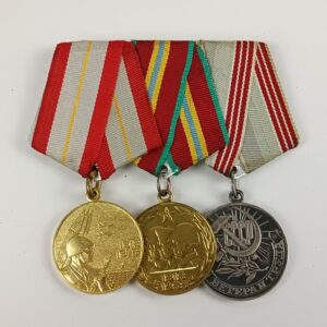 Pasador Soviético con 3 Medallas