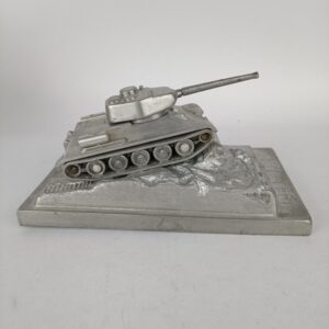 Estatua conmemorativa de la Segunda Guerra Mundial T-34/85