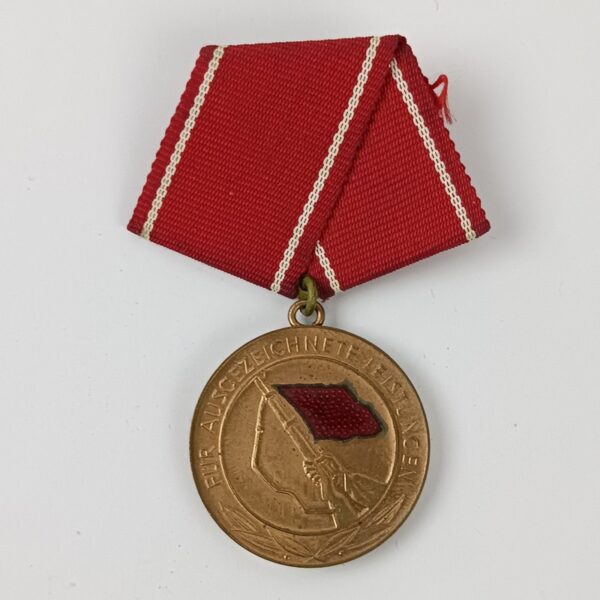 Medalla Excelencia en los grupos de combate Populares RDA