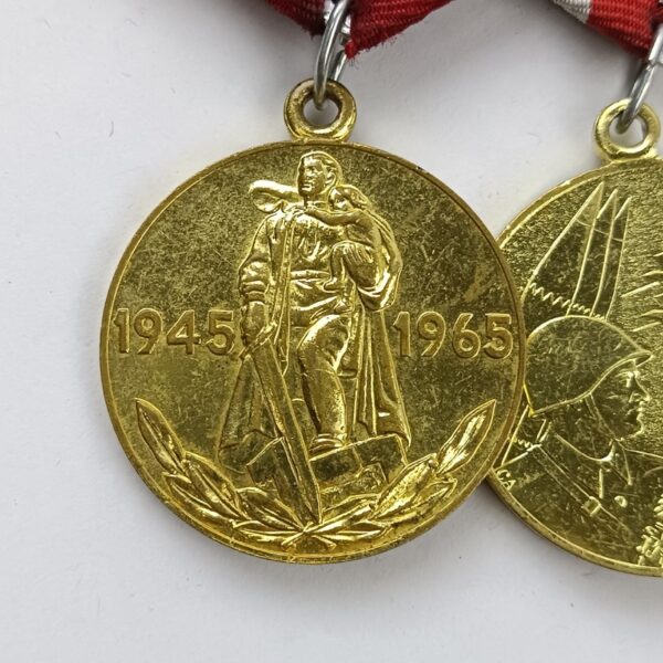 Pasador Soviético con 3 Medallas URSS