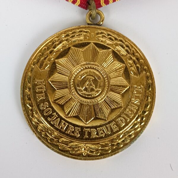 Medalla por Servicio Fiel del MdI 30 años RDA