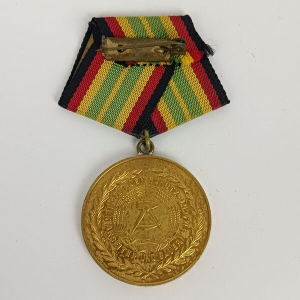 Medalla por Servicio Fiel en el NVA RDA