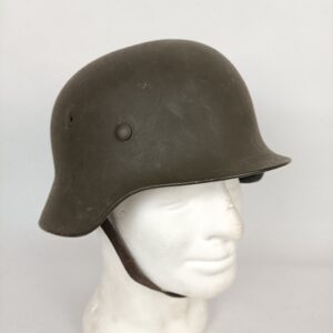 Casco Alemán M40 con funda WW2