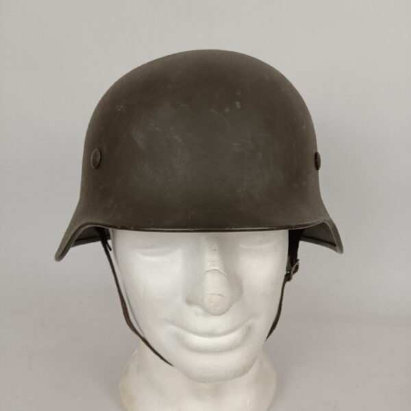 Casco Alemán M40 con funda WW2