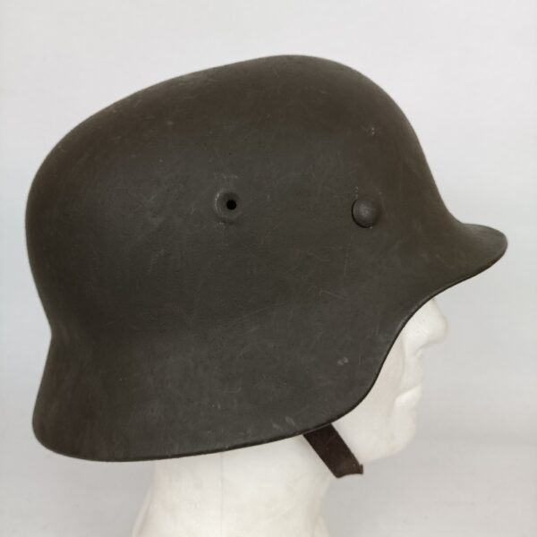 Casco Alemán M40 con funda WW2