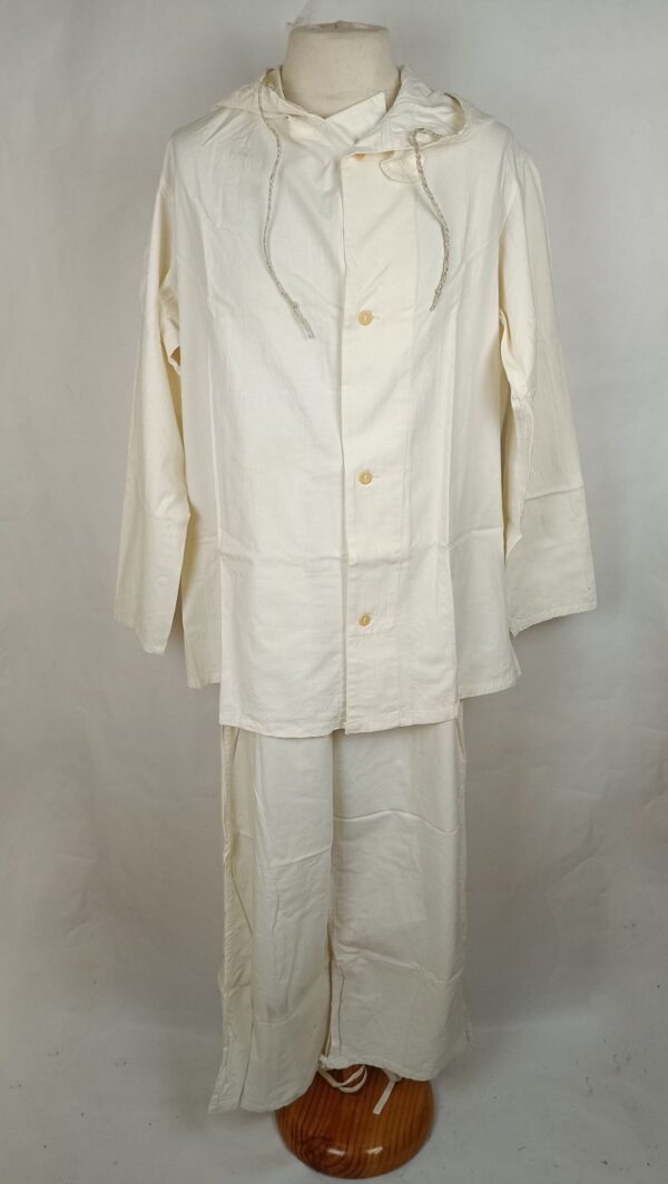 Uniforme militar de camuflaje blanco nieve