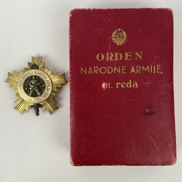 Orden del Ejército Popular 2ª Clase con caja Yugoslavia
