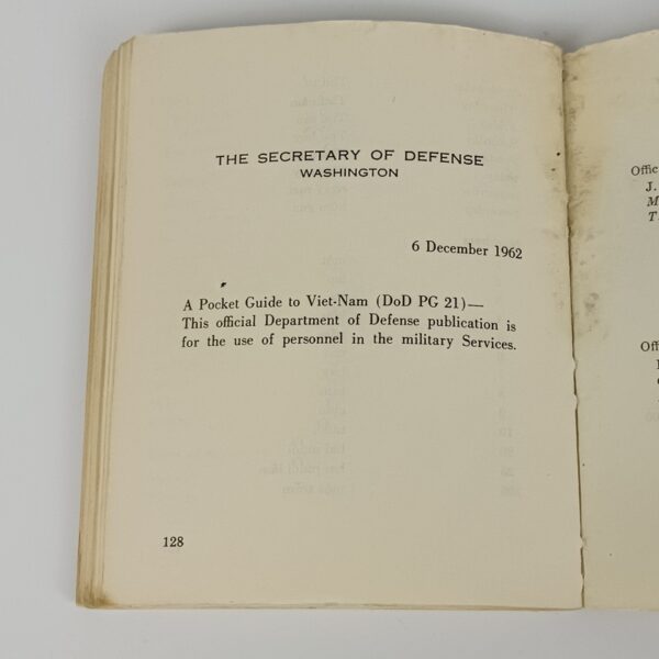 Libro A Pocket Guide to Viet-Nam (Edición Militar de Bolsillo, años 60) - Imagen 6