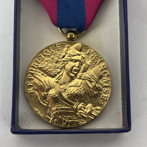 Medalla de la Defensa Nacional con caja Francia - Imagen 4