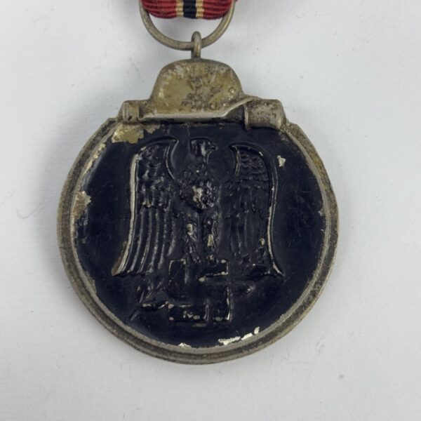 Medalla del frente oriental 1941/42 Alemania WW2 - Imagen 3