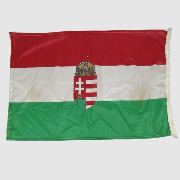 Bandera de Hungría con escudo