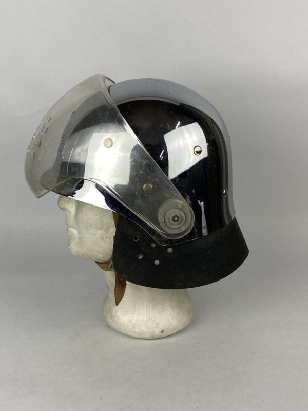 Casco de Bombero Alemania RDA - Imagen 4