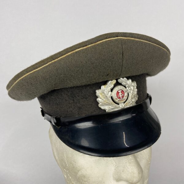 Gorra de Oficial del Ejército Popular Nacional de la RDA Alemania
