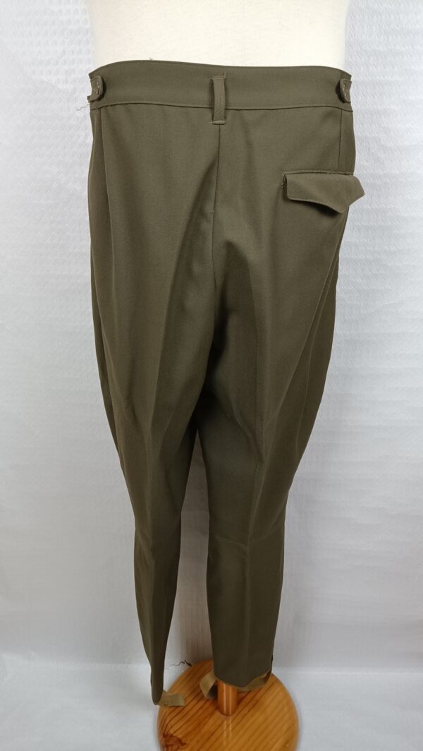Uniforme de oficial de la Fuerza Aérea Soviética - Imagen 4