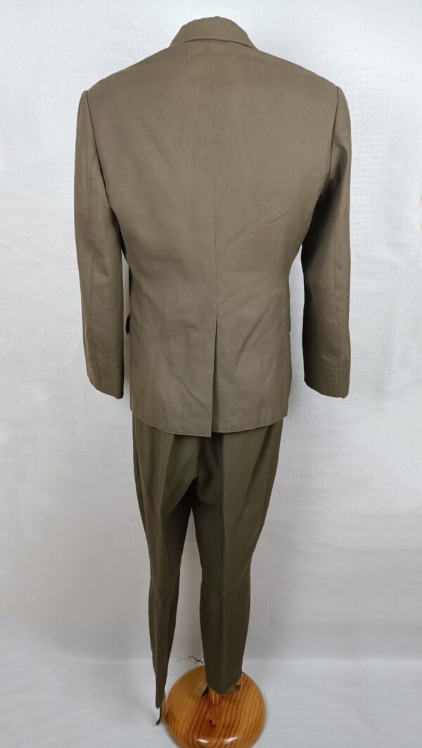 Uniforme de oficial de la Fuerza Aérea Soviética - Imagen 6
