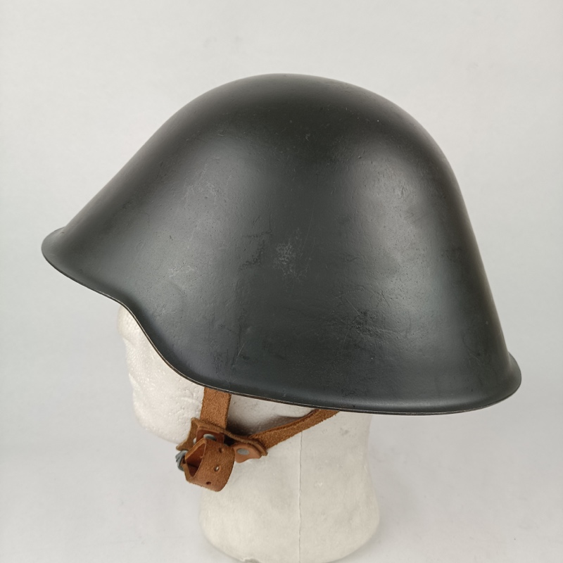 Casco VOPO M56/66 con funda Strichtarn RDA - Imagen 4