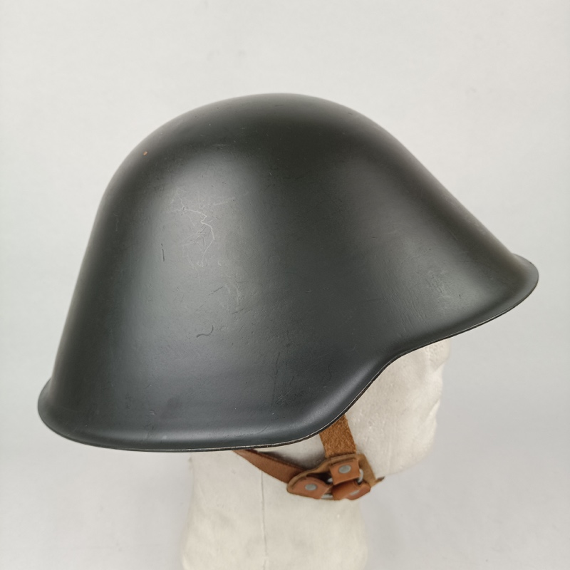 Casco VOPO M56/66 con funda Strichtarn RDA - Imagen 6