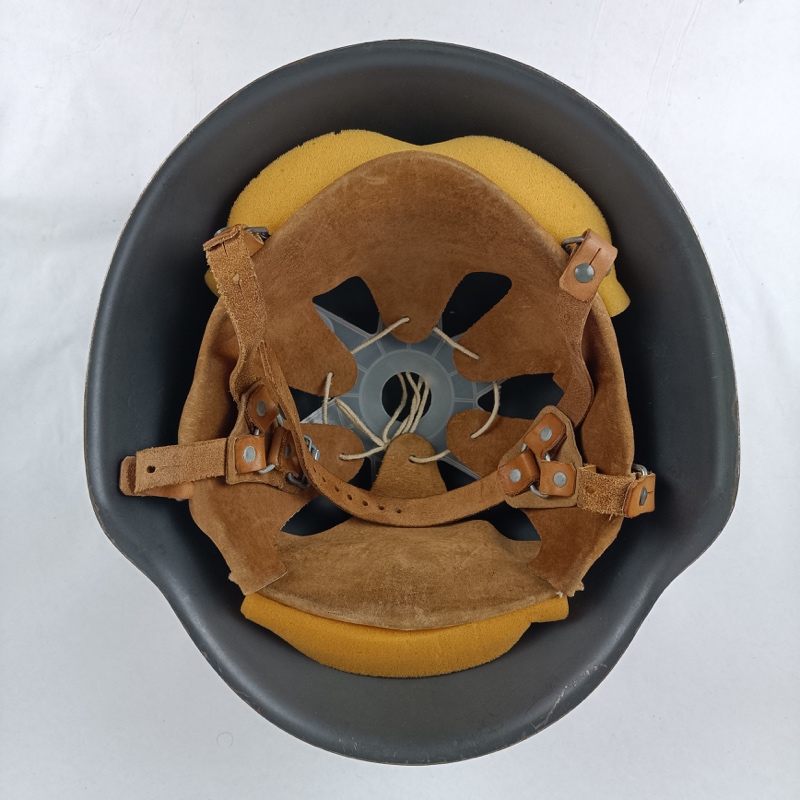 Casco VOPO M56/66 con funda Strichtarn RDA - Imagen 9