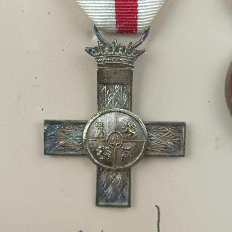 Cuadro Medallas de la Cruz Roja años 60 España - Imagen 4