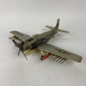 Avión Douglas A-1 Skyraider USA 1:48 Miniatura