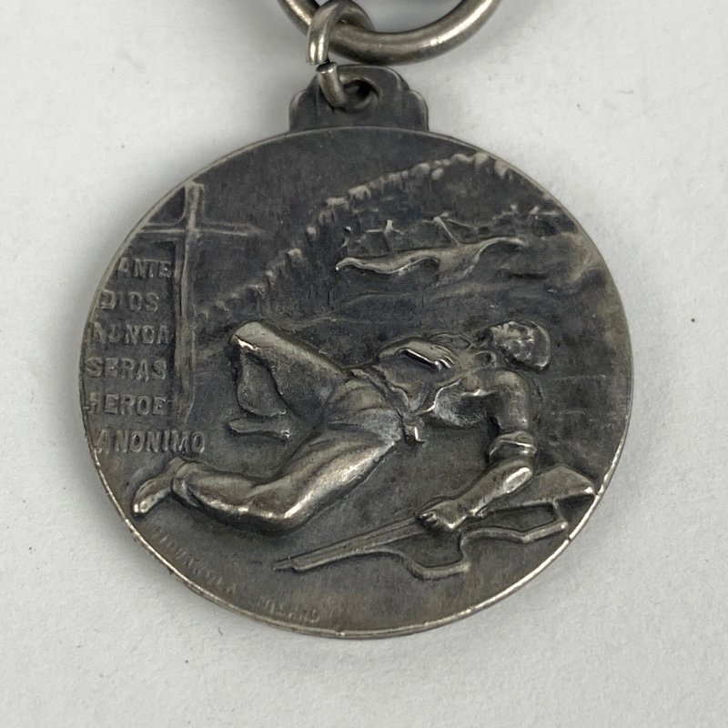 Medalla Carlista a los Héroes Anónimos Guerra Civil España - Imagen 3